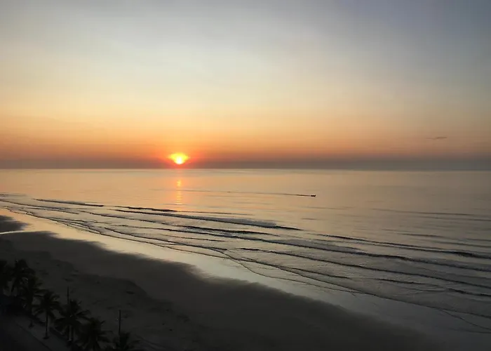 Mongagua Com Vista Para O Mar Pe Na Areia