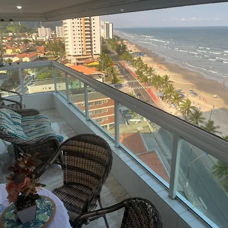 Mongagua Com Vista Para O Mar Pe Na Areia Exterior photo