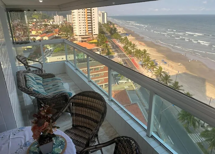 Mongaguá com vista para o Mar pé na areia
